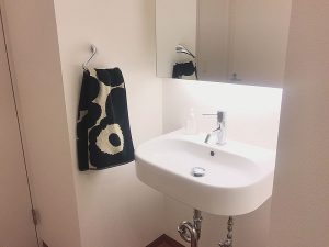 2階洗面所のマリメッコタオル simple-washroom8