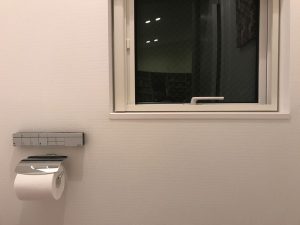 2階のトイレの窓 toilet-2-2